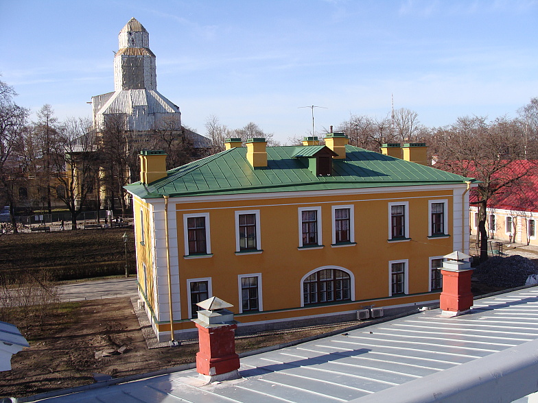 Питер. Петропавловская крепость. Собор находится на реставрации.